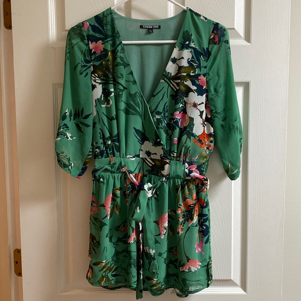 Gianni Bini green floral romper size xs